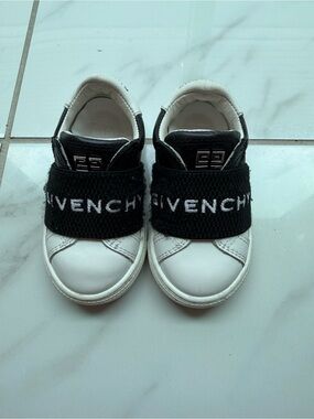 Givenchy White and Black Kids Logo Strap Sneakers